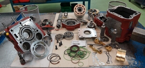 Hydrokit tiene toda la experiencia para reparar su bomba o su motor de pistones hidráulico Linde